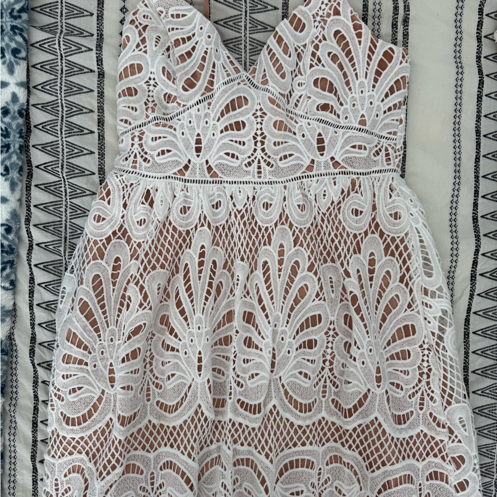 Elegant White Lace Dress